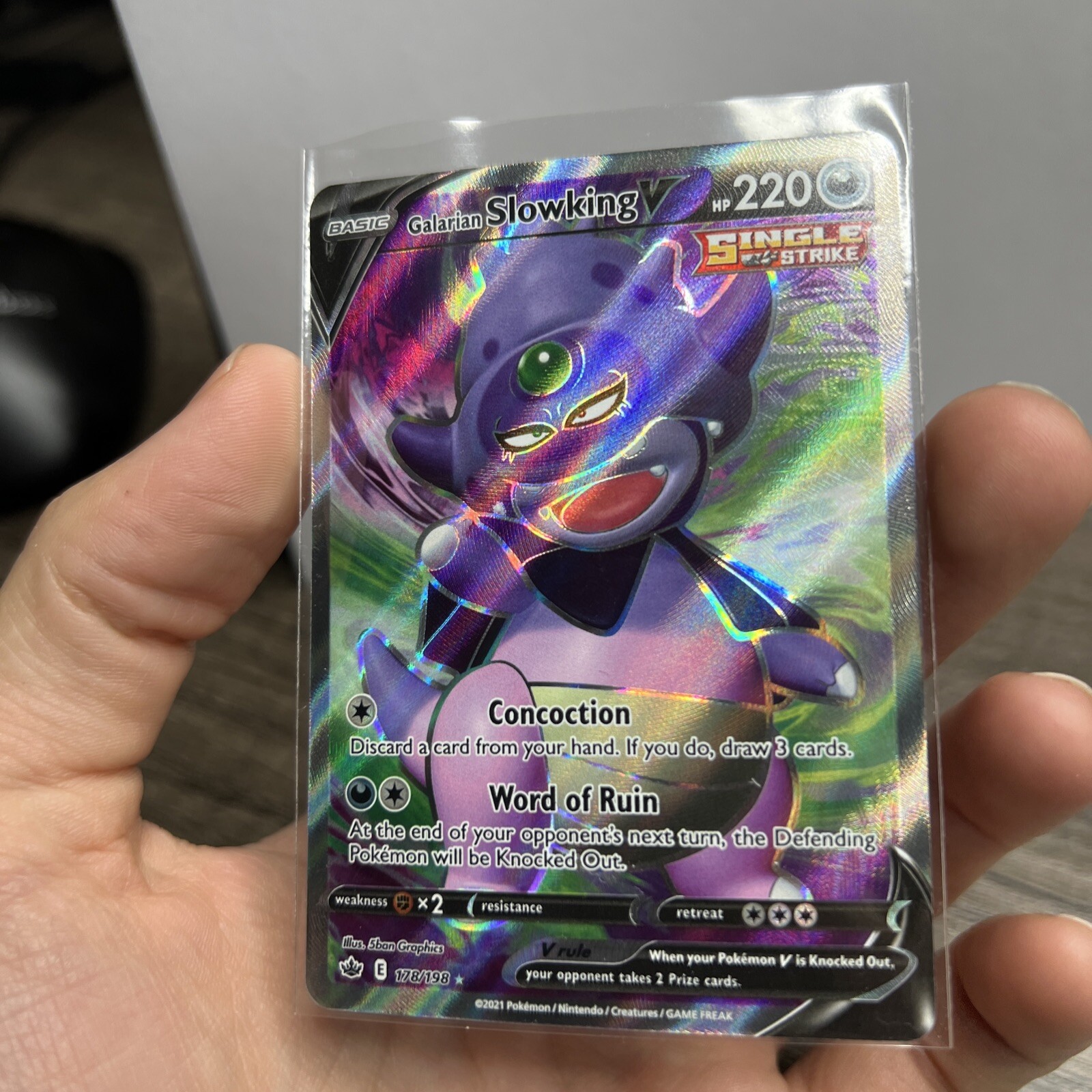Galarian Slowking V 178/198 Full Art Chilling Reign Pokemon Card