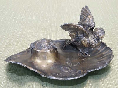 Vogel Tintenfass in patiniertem Lineal Bronze. Ende 19. Jahrhundert.