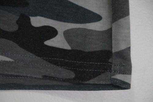 PULL&BEAR Men's T-Shirt Size L Grey Camo Print Raised Logo Lettering Good Cond. - Picture 7 of 8