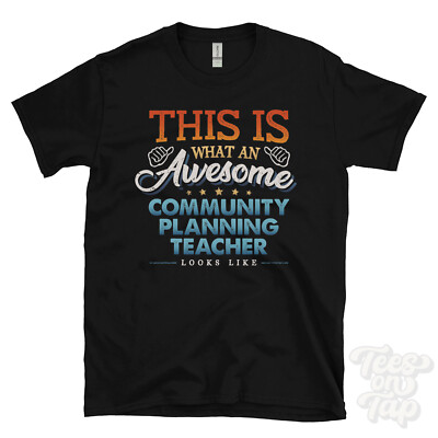 SO SIEHT EIN TOLLER GEMEINSCHAFTSPLANUNGSLEHRER LUSTIGES T-SHIRT AUS