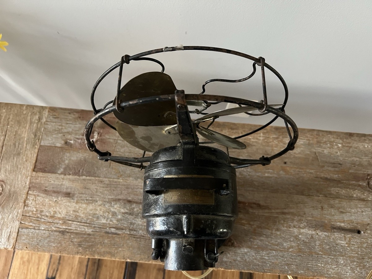 Antique 1914 Century SA 9 Inch Model 52 Brass 4-Blade Oscillating