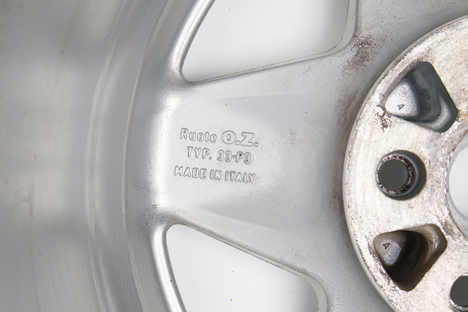 Used genuine OEM 16x10 rear wheel rim for Ferrari Testarossa 5 lug OZ 139705