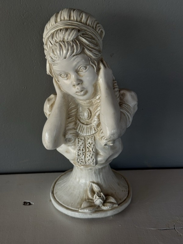 Universal Statuary Corp J.K. Lynch 1971 Woman White Plaster Statue Signed