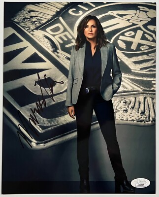 Mariska Hargitay Jersey Breakdown Svu Law Order: SVU Unsigned 10