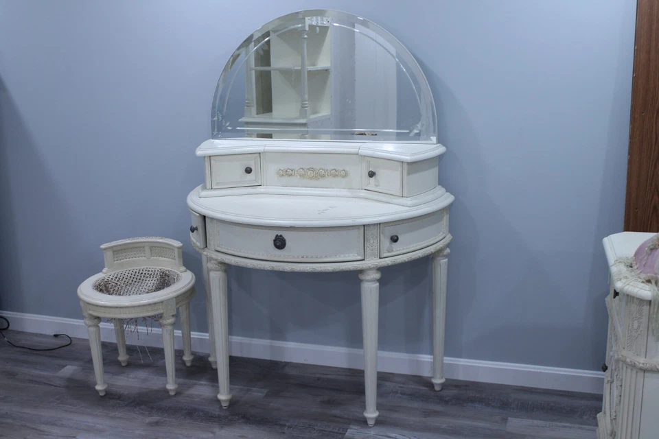 Emma's Treasures Kids Bedroom Furniture Armoire Vanity Night Table MAKE OFFER! - Image 4 of 4