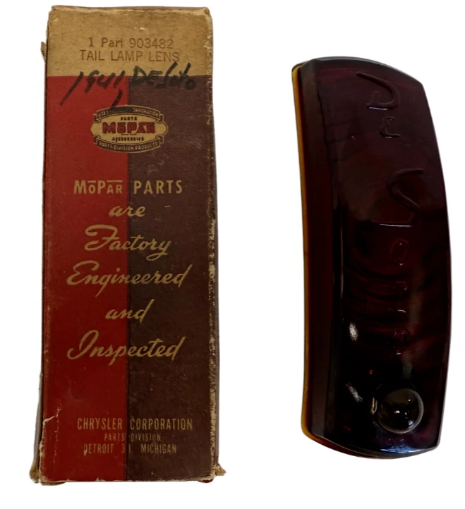 Desoto S-8 1941 luz trasera izquierda lado del conductor lámpara lente 903482 nuevo en stock Foto 2 de 4