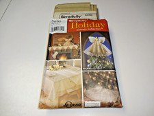 Simplicity 5890 Christmas Accessories Mantel Scarf Tree Skirt Stocking More