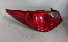 2013 HYUNDAI SONATA DRIVER/LEFT OUTER SIDE TAIL LIGHT (P3871)