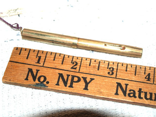 Sheaffer chased gold filled thin metal fountain pen (P20)