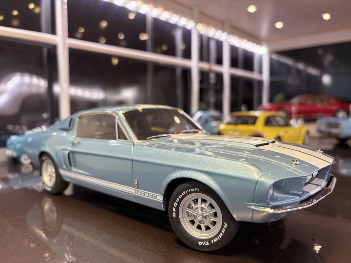 Preços baixos em AUTOart Shelby Veículos de brinquedo e de metal