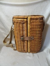 VTG "PICNIC TIME" INSULATED WICKER WINE BASKET-HOLDS WINE BOTTLE/GLASSES/OPENER