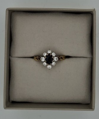 Ring Vintage 333er Gold   mit 1 Saphir (Snt) und 8 Zirkoniasteinen
