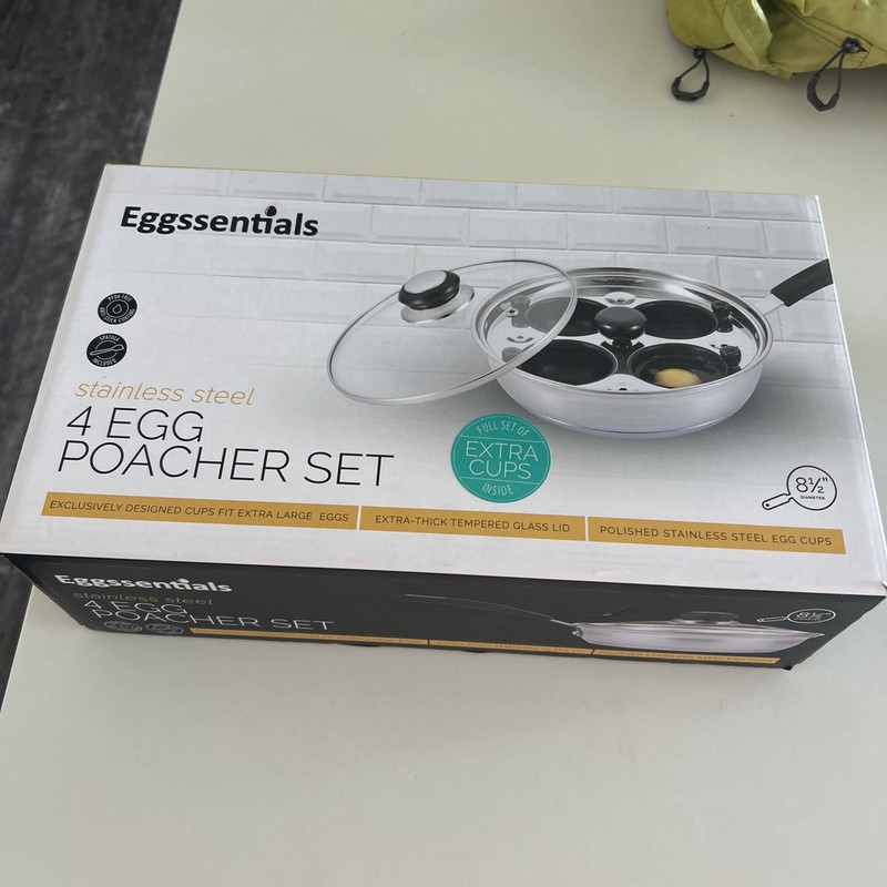 Eggssentials 4 Cup Egg Poacher Pan Stainless Steel Nonstick w/ Lid NEW