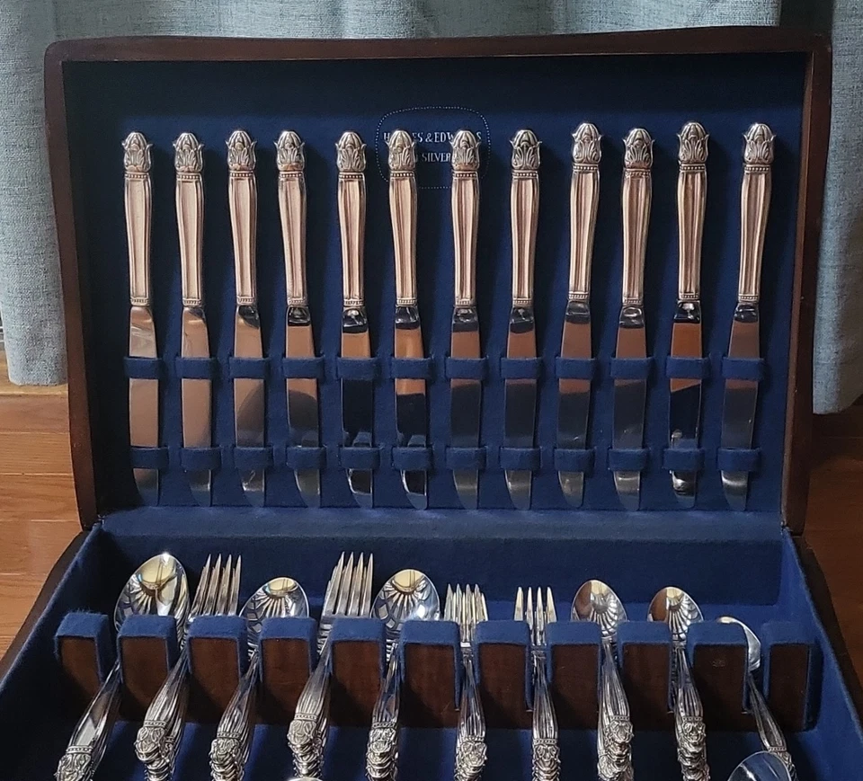 Service for 12 DANISH PRINCESS Silverplate Holmes & Edwards Flatware Set in Case - Image 2 of 4