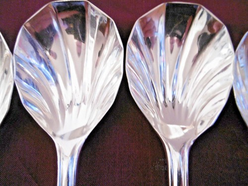 BELLISSIMO SET DI 6 CUCCHIAINI ANTICHI PLACCATI ARGENTO EPNS CONCHIGLIA FRUTTA DESSERT A - Foto 2 di 4