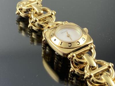 Gucci 6400L Gold White Dial Women's Watch Working New battery | eBay