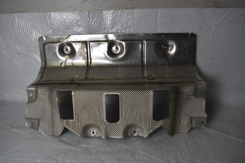 Protector trasero original BMW 540i 2020-2023 51487340227 Foto 2 de 4