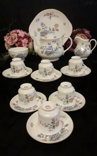 Royal Albert Hidded Valley nuevo juego de té romance 16 piezas tetera tetera taza leche - Imagen 11 de 12
