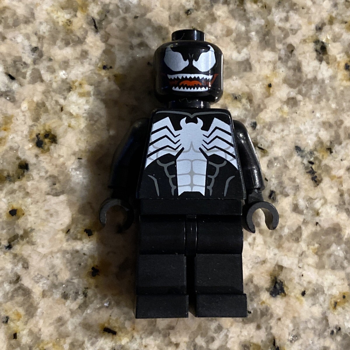 LEGO Minifigure Venom Red Mouth sh542 Marvel Super Heroes Sh0542