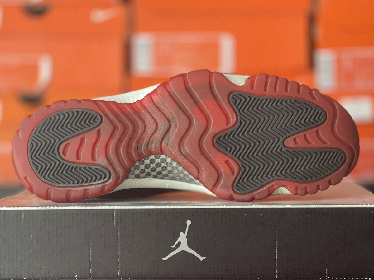 NIKE AIR JORDAN 11 XI BRED RETRO 2001 BLACK MEN'S SZ 10.5 VARSITY