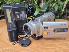333609 Sony DCR-TRV20 Camcorder MiniDV Mini DV NTSC Nightshot Tested w/ Charger