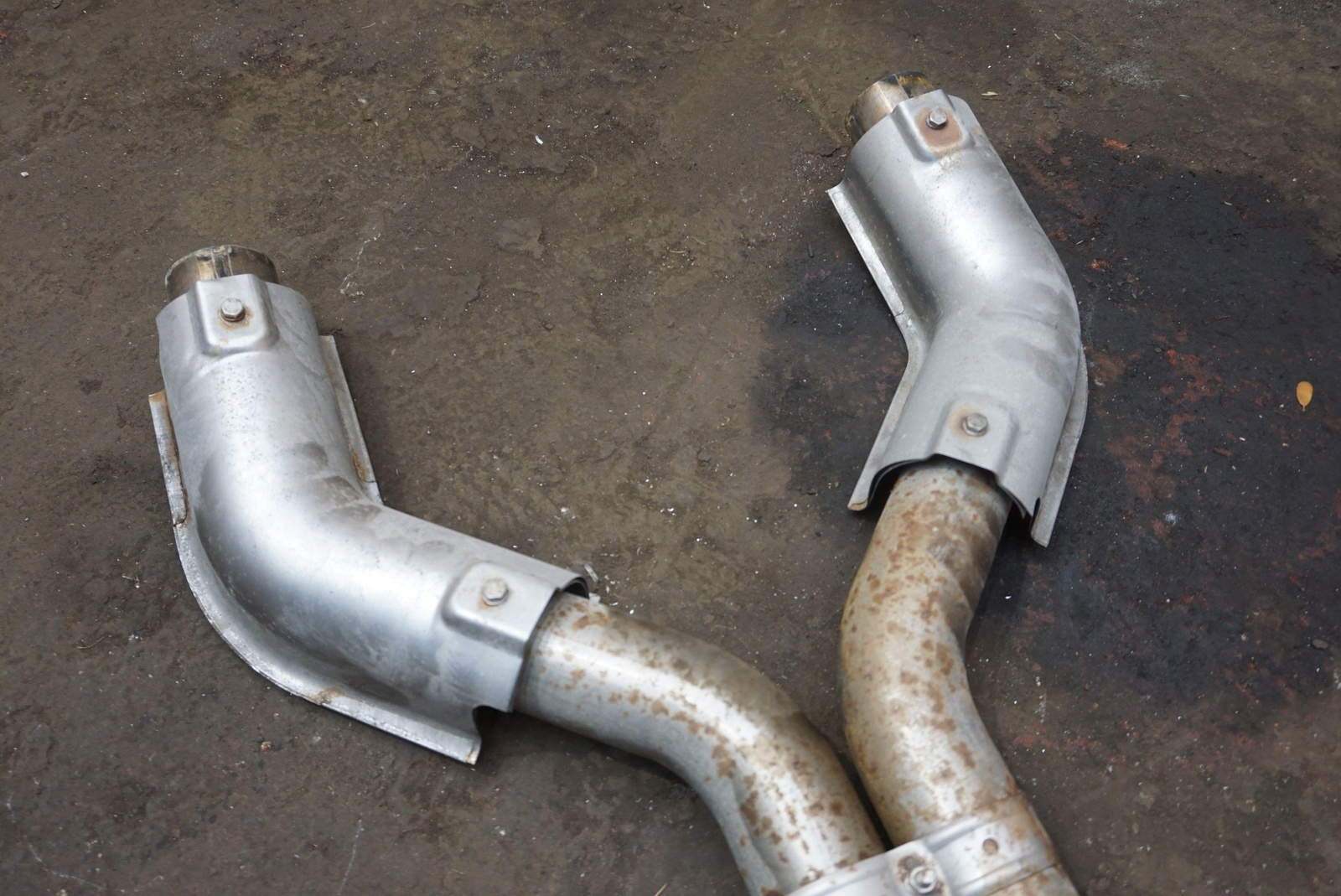 Intermediate Exhaust Pipe w/Heat Shield OEM CG43-5220-EA Aston Martin DB9 04-12