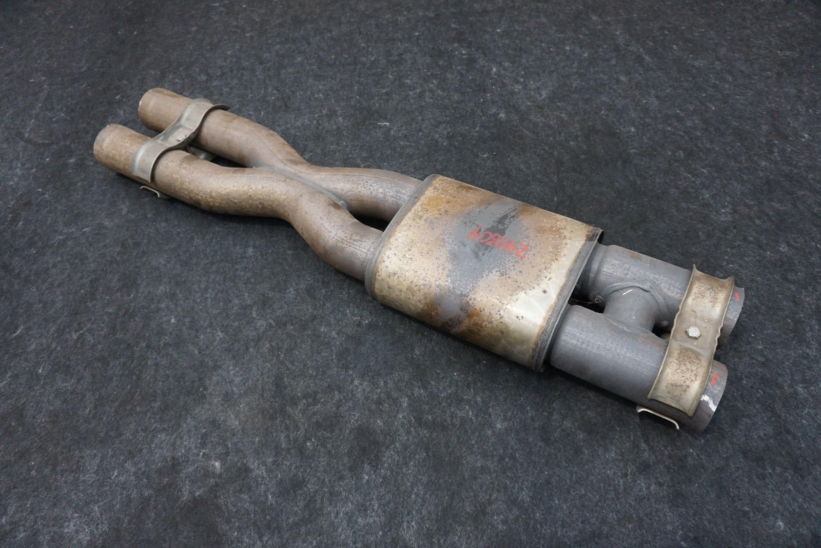 Rear Center Exhaust Muffler Resonator Pipe 670103686 Maserati Ghibli M157 14-17+