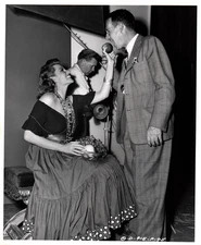 Rita Hayworth + Robert Coburn Behind Scenes (1948) Photo by Croneneweth 1095K