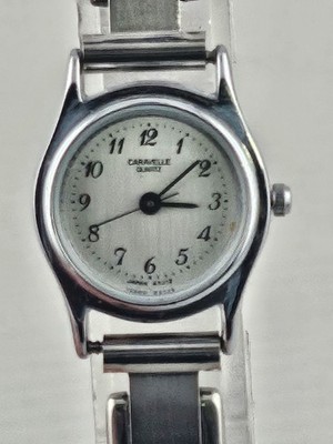 Ladies 1999 Bulova Caravelle Rare Vintage Expando Band Very 