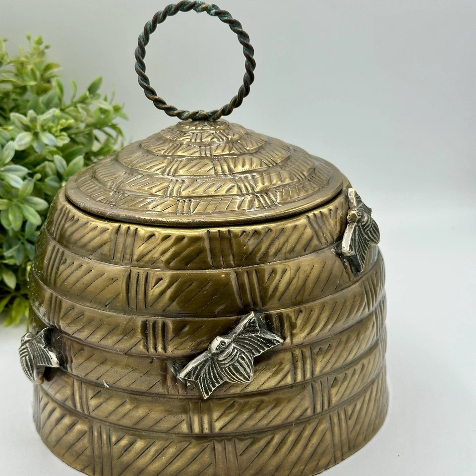 Vintage Brass Bee Skep Honey Pot Jar with Lid & Bees Twisted Handle Unmarked - Image 4 of 4