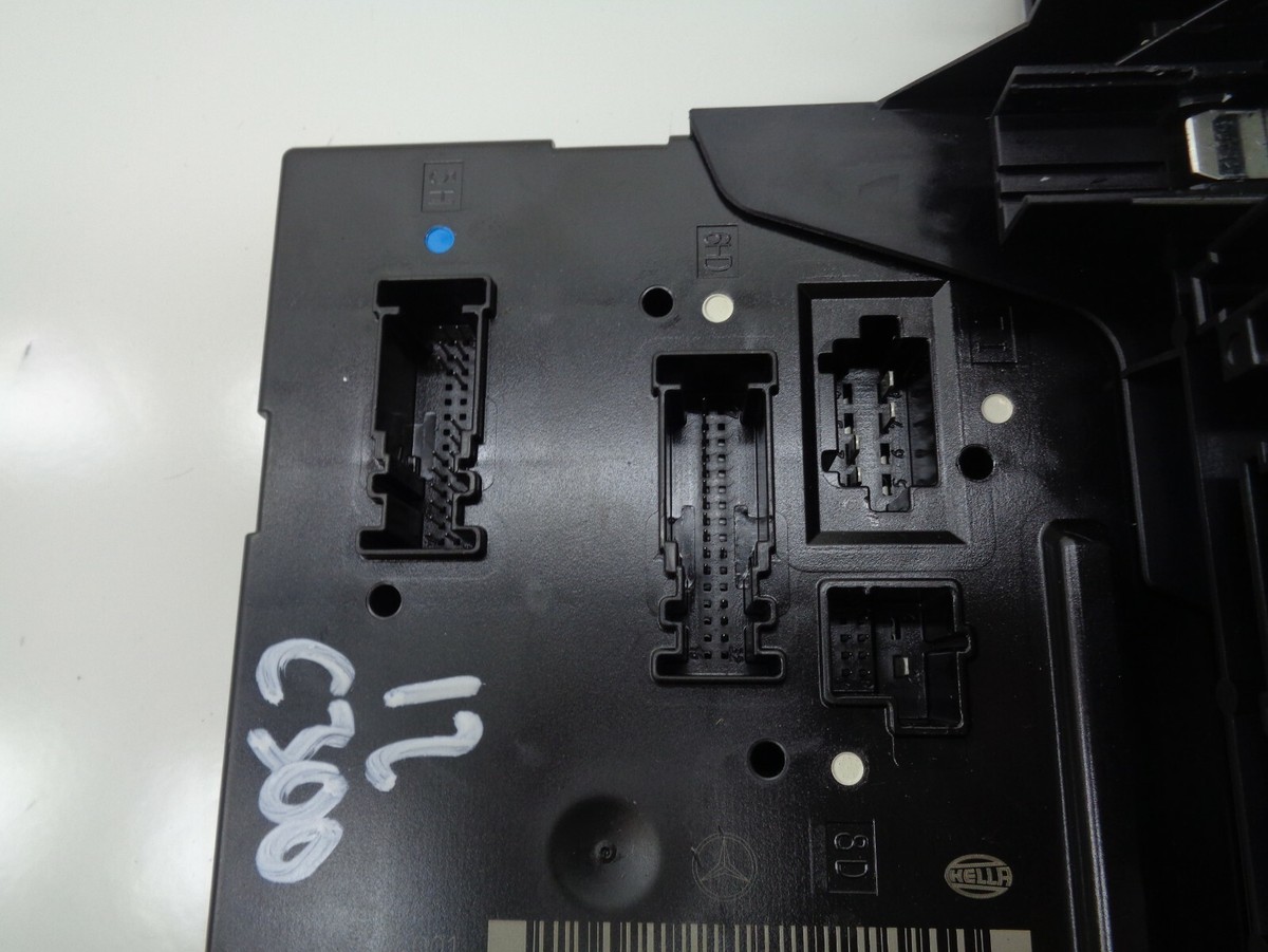 12-14 Mercedes C300 W204 Sam Control Unit Fuse Box 2049060105 OEM AK2005174 