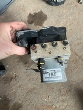 2012-2013 Hyundai Accent ABS Anti-Lock Brake Modulator 589201R400