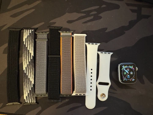 Apple Watch Series 6 GPS 40mm Silver Aluminum Case With White Sport Band