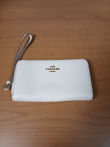 Coach White Wallet Wristlet All Around Zipper Closure Leather