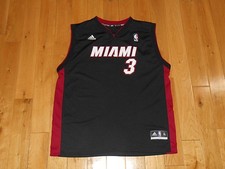 d wade black jersey