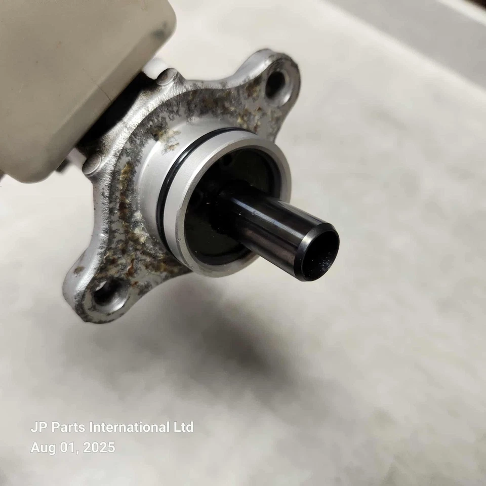 Mazda Protege Protege5 2001-2003 2,0 L cilindro maestro de freno ABS - tapa incluida Foto 4 de 4