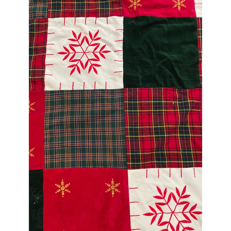 Christmas Tree Skirt Snowflake Plaid Quilt Blanket  Red Green Holiday Decor - Image 3 of 4