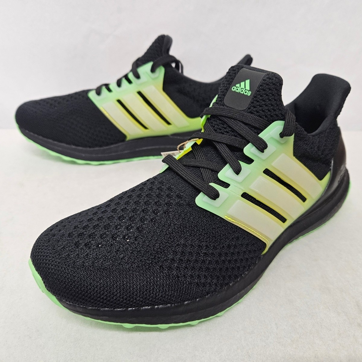 Adidas Ultraboost 5.0 DNA Running‎ Shoes GV8729 Black Beam Green Men\'s Size 9 Amazon.com | adidas Ultraboost 5.0 DNA Shoes Men main image 2
