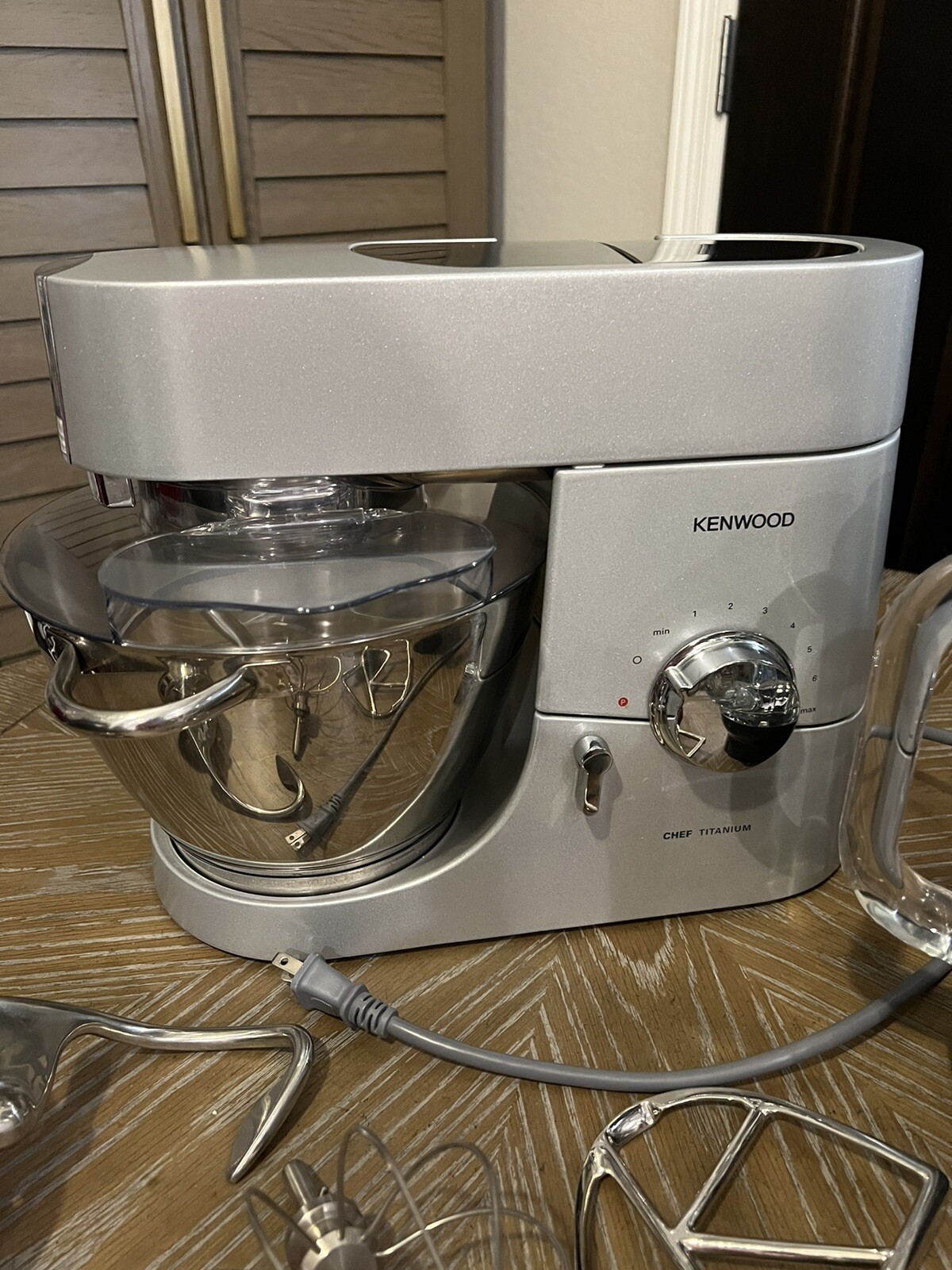 Kenwood Chef Titanium Mixer KMC010 with Mixing Attachments