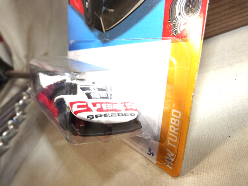 2022 Hot Wheels #137 HW Turbo 7/10 CYBER SPEEDER White/Red w/Black AD Spokes - Picture 4 of 5