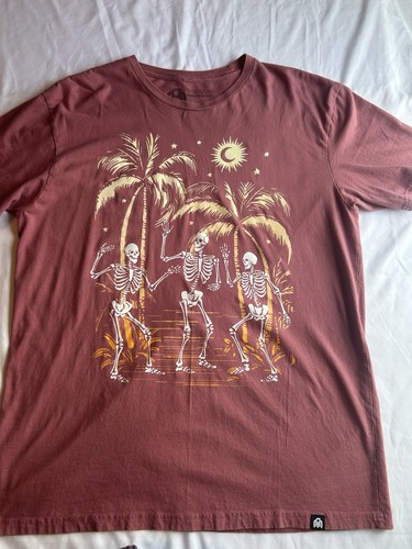Camiseta grande de manga corta Into the AM para hombre granate esqueletos palmeras - Imagen 2 de 9