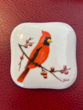Sweet Hand Painted Edie Johnstone of Killington, VT Cardinal Bird Trinket Box