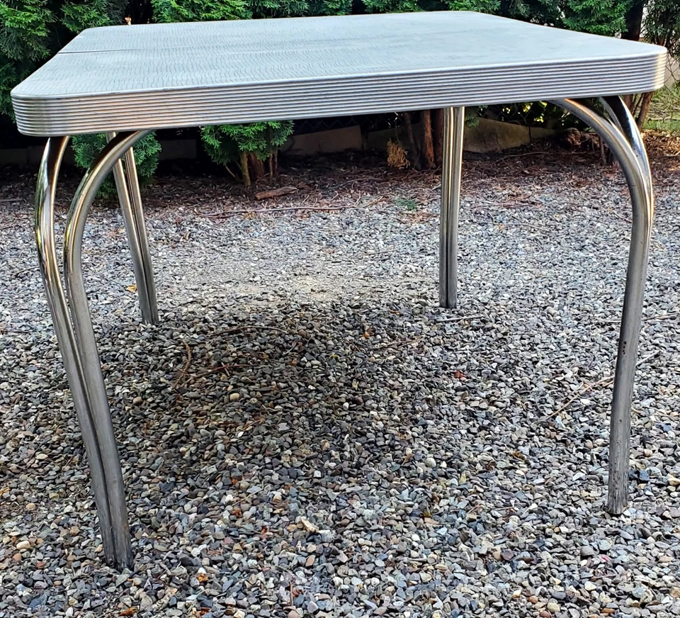 Mesa de comedor vintage retro Formica años 50 borde de aluminio 47"x35"x29" Foto 2 de 4