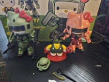 Gundam Sanrio Bandai Hello Kitty Zaku II Cros...