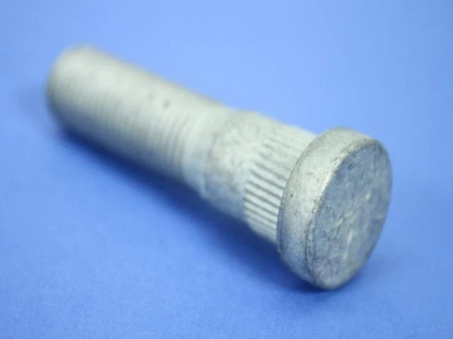 For Ram 2500 2018 Mopar 68034702AA Lug Stud Foto 3 de 4