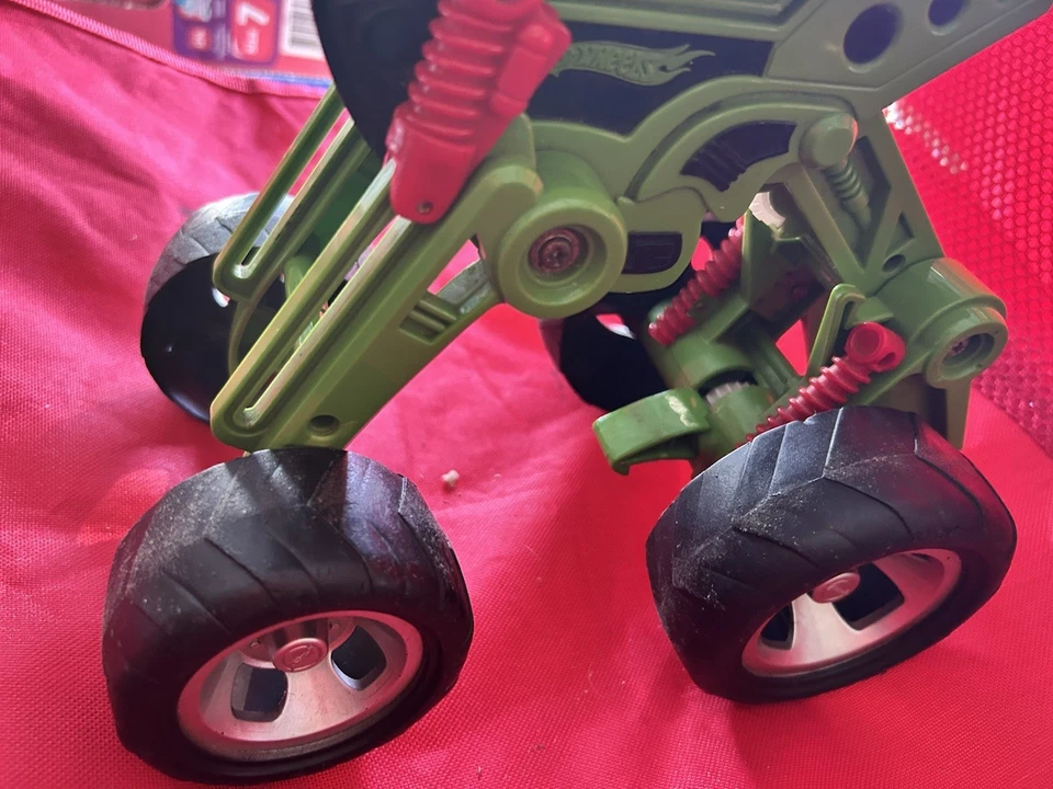 Camión de juguete Hot Wheels Monster Jam 2004 excavadora de tumbas 30 aniversario mega puente aéreo Foto 4 de 4