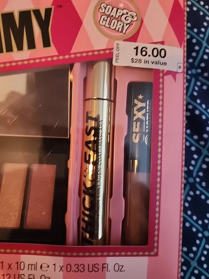 Sombra de ojos, rímel y brillo de labios triple glammy Soap & Glory nuevo con etiquetas maquillaje marrón  Foto 2 de 4