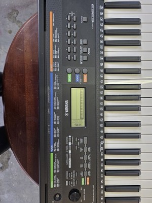 Yamaha PSR-E253 61-key Portable Keyboard NO Power Cord. Will work