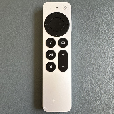 Apple Siri Remote Fernbedienung A2540 kabellos für Apple TV Silber/Schwarz