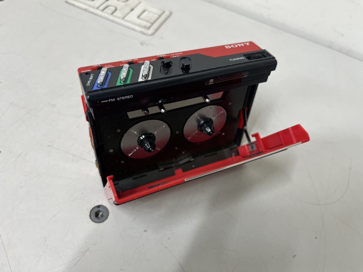 JUNK Sony Walkman WM-F15 Stereo Portable Audio Cassette JUNK Sony Walkman WM-F15 Stereo Portable Audio Cassette